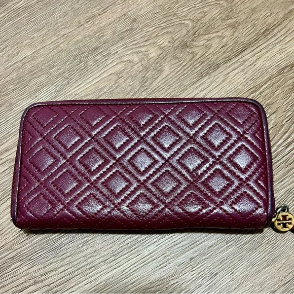 Tory Burch Burgundy Quilted Wallet - Picture 2 of 9